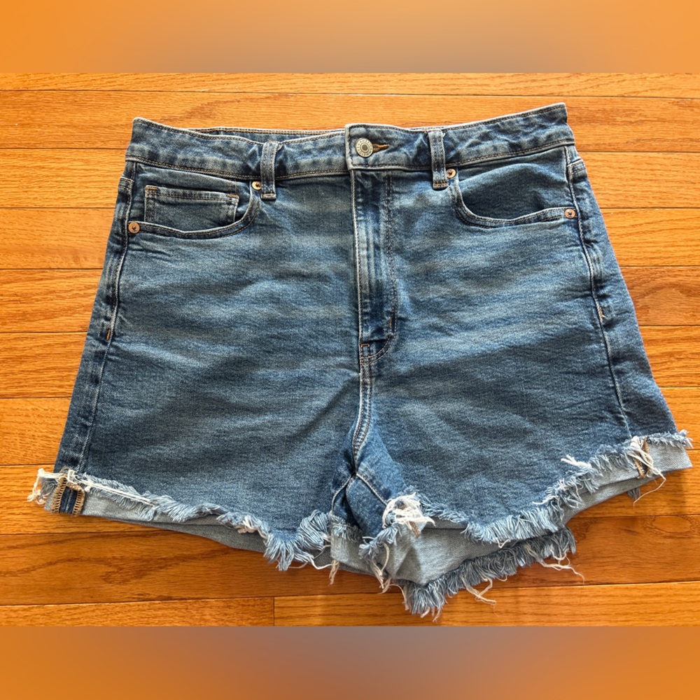 American Eagle Mom Shorts Women's Size 12 Blue Denim Ruff Hem Cuffed